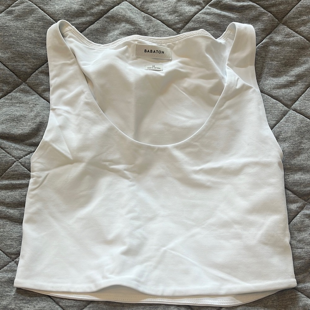 Contour tank